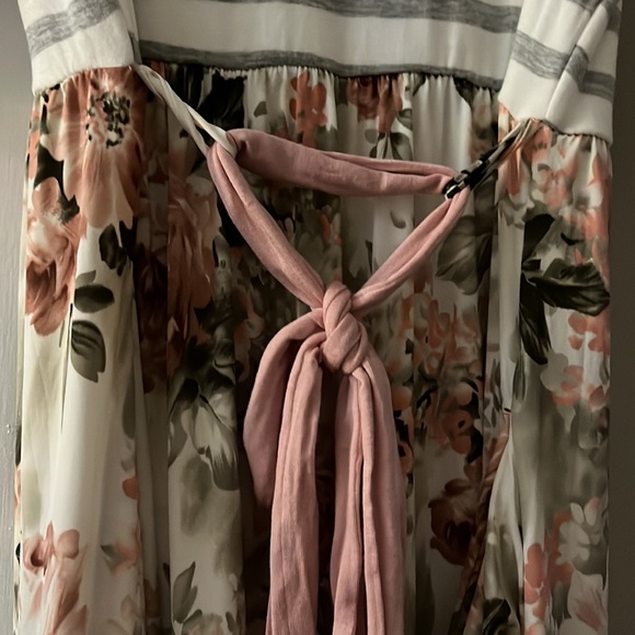 Pinkblush Maternity Dress - Picture 2 of 4